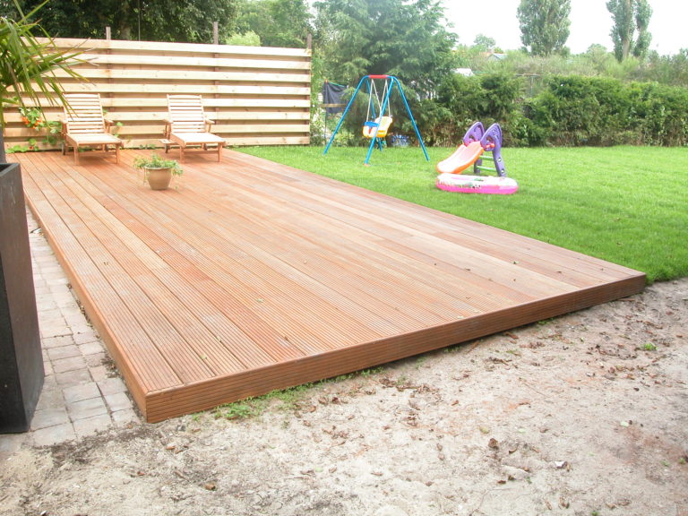 Tuinproject van Quercus Garden – aangelegd terras en beplanting