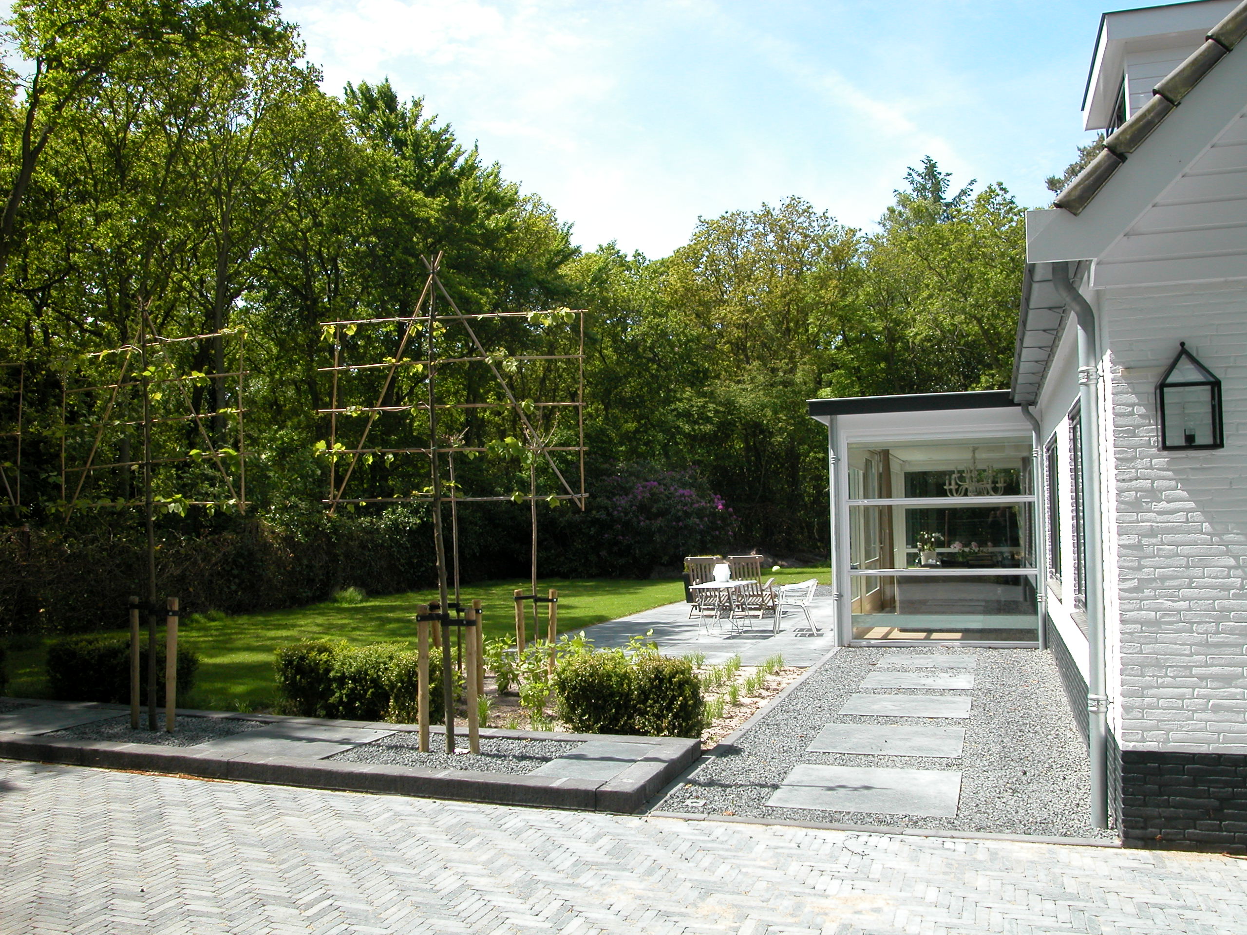 Houtwerk detail in tuin Bergen NH